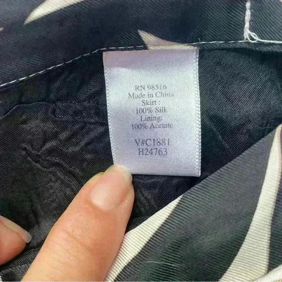 100% silk, Coldwater Creek Cream,black,floral,90’s Vintage,Women's midi SZ-L - Picture 9 of 9